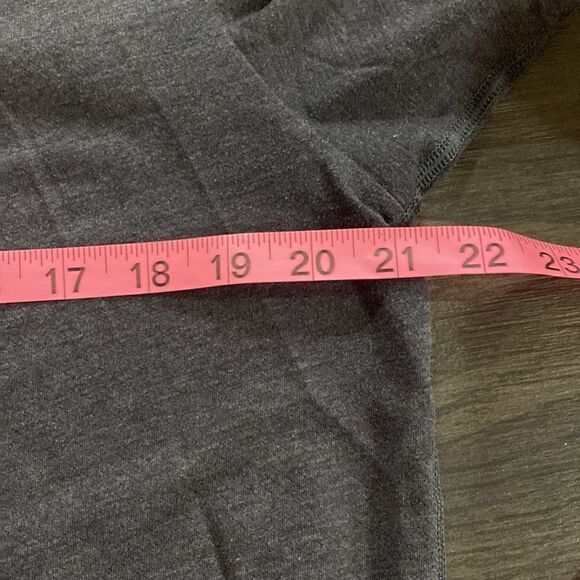 The North Face dark charcoal gray large shirt sleeve tshirt crew neck - Picture 5 of 7